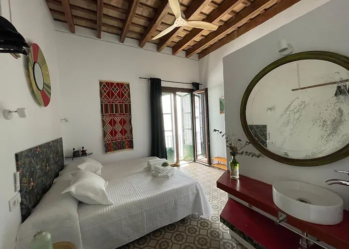 Dona Lola Pansiyon *